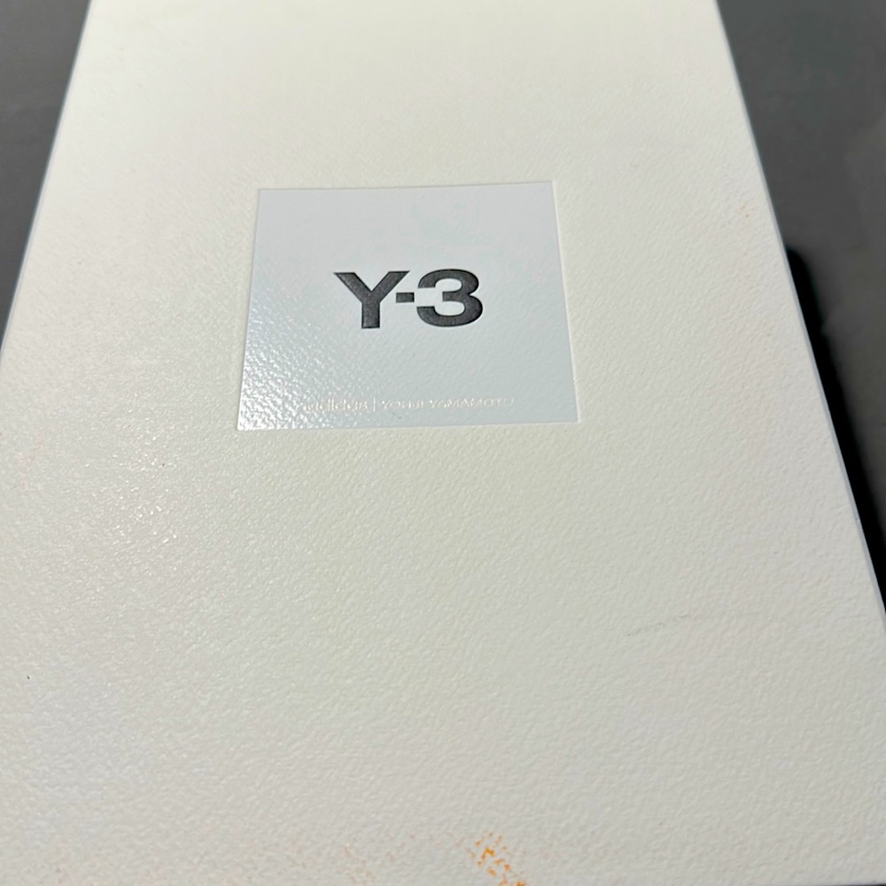 Y3 slide box says 7 but fits 8 and 8.5 the last two pics are the new no stain